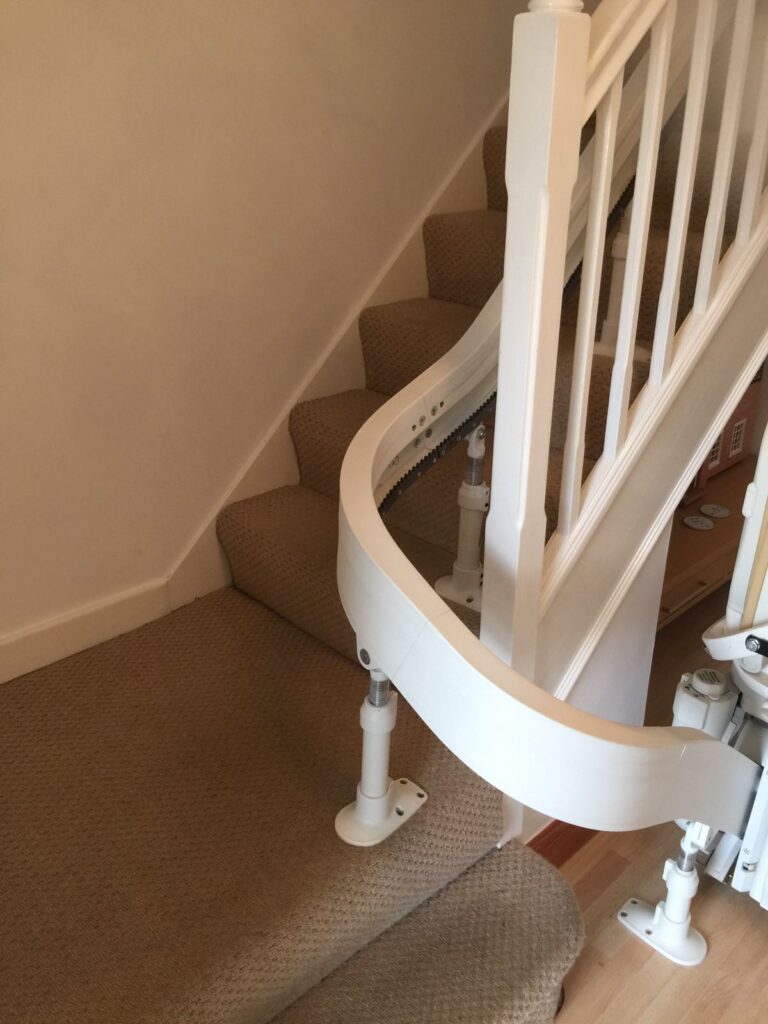 Acorn Curved Stairlift Single Rail Chairlift 01